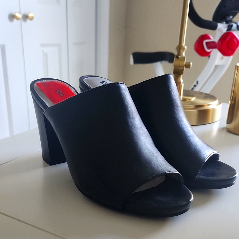 White Mountain Black Women's Mules